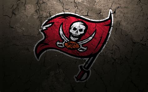 Made this Bucs wallpaper! Looking for some feedback as this is the first wallpaper I've made : r ...