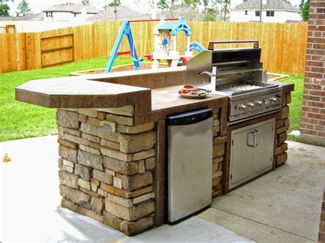 26 Mindblowing Outdoor Kitchen Cabinet Ideas - InteriorSherpa