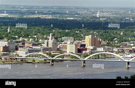 Davenport, Iowa, USA. 12th Oct, 2018. The Centennial Bridge and Davenport, Iowa skyline. Credit ...