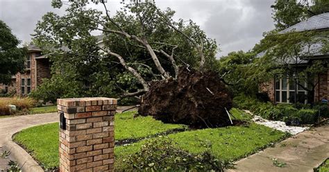 Severe storms sweep through North Texas, leaving behind damage & debris ...