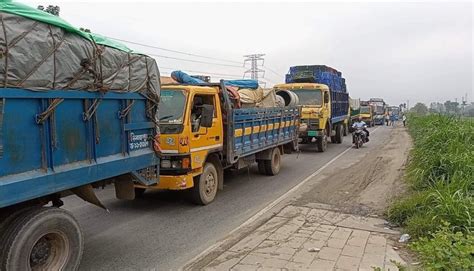 New Age | 20km tailback on Dhaka-Tangail highway