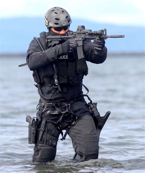 Canadian Mounties Gone Tactical (4 Photos) :: Guns.com | Military ...