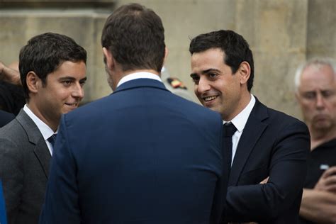 Photo : Stéphane Séjourné et Gabriel Attal lors du discours aux armées d'Emmanuel Macron à l ...