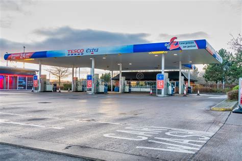 Tesco petrol station sign editorial photography. Image of industry - 19947122