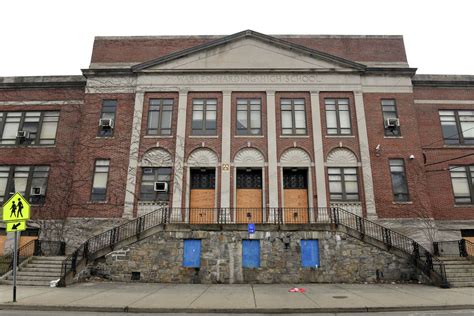 Officials: Bridgeport Hospital eyeing old Harding High School site