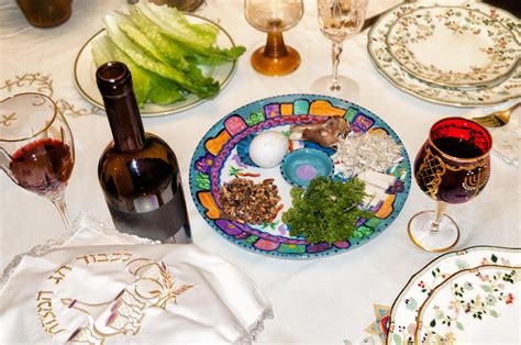 Traditional Passover seder table - Sofya Tamarkin Blog