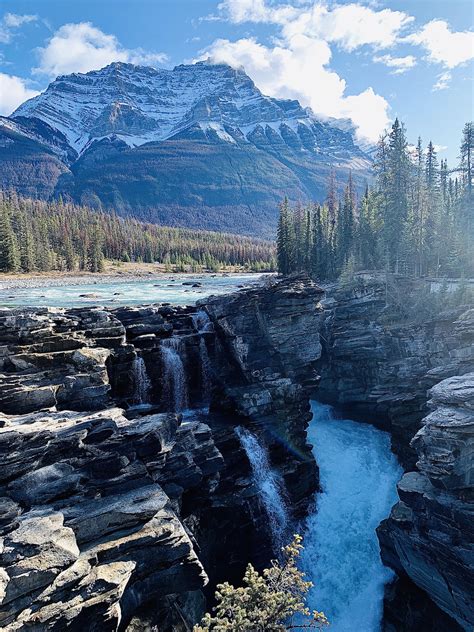 First trip to the amazing Alberta. Athabasca Falls, Alberta. [OC] [1792 ...