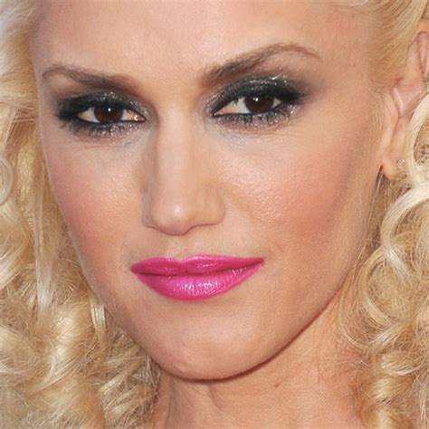 Gwen Stefani Makeup: Black Eyeshadow, Charcoal Eyeshadow, Silver ...