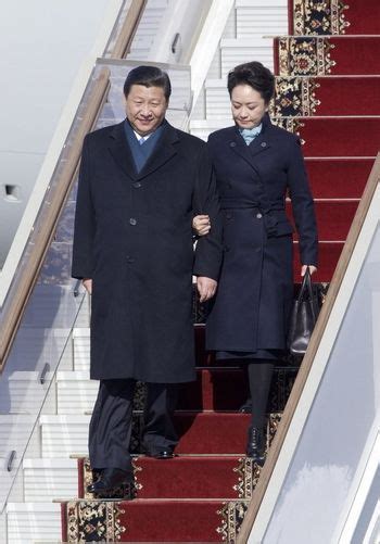 Here’s Peng Liyuan Singing In Russian And Dazzling A Moscow Crowd In 2005, Cause That’s What She ...