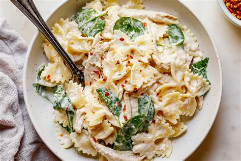 Creamy Spinach Chicken Pasta Recipe – How to Make Creamy Chicken Pasta — Eatwell101