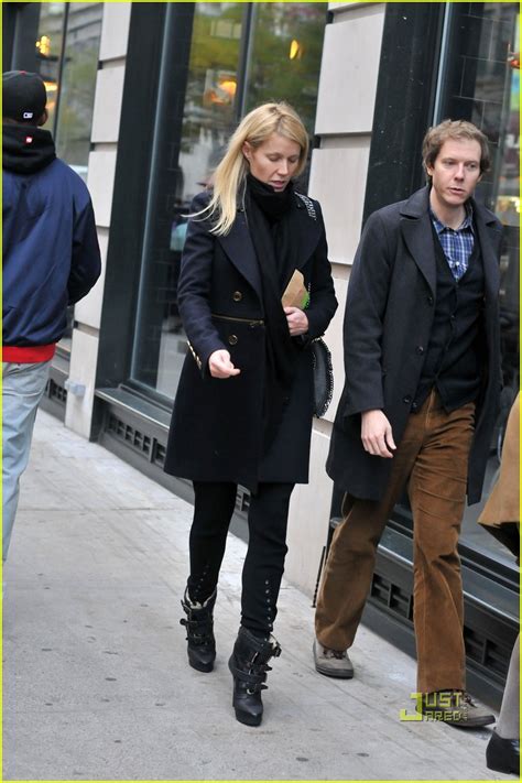 Gwyneth Paltrow: Family Walk in the Flatiron District!: Photo 2499512 ...