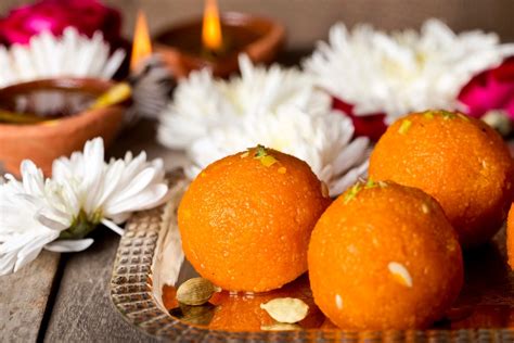 Here’s How You Can Cook Your Favourite Diwali Sweets - The Quint