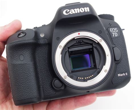 Canon EOS 7D Mark II Hands-On Preview