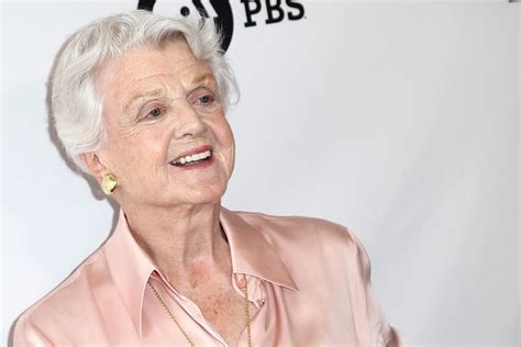 'Murder, She Wrote' Actress Angela Lansbury Dead at 96 - Networknews