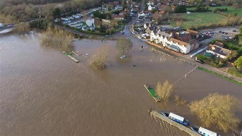 Aerial pictures show true extent of flooding in Gunthorpe after Storm ...