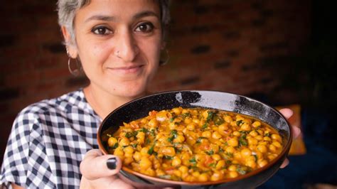 Delicious chickpea spinach curry | Food with Chetna | Chickpea and spinach curry, Curry recipes ...
