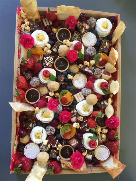 Christmas Day dessert platter | Christmas dessert platter, Dessert ...