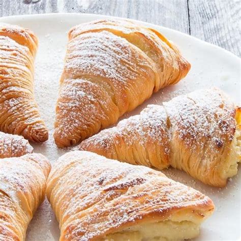 Sfogliatelle {Authentic Recipe Step By Step} - Italian Recipe Book