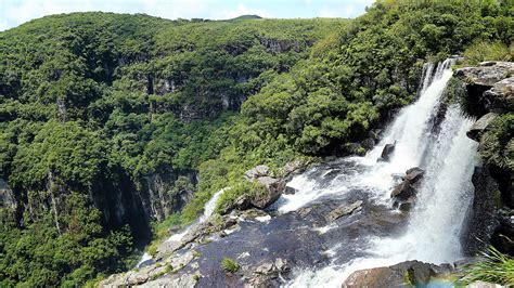 trekking in the Fortaleza canyon - Serra Geral National Park • Hiking Route ...