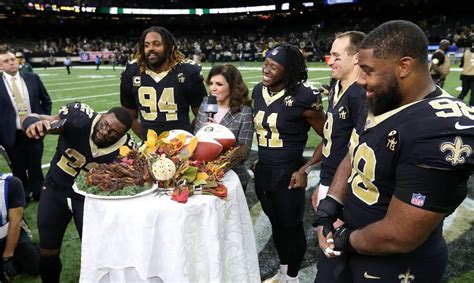 The Story Behind America’s NFL On Thanksgiving Day Football Tradition ...