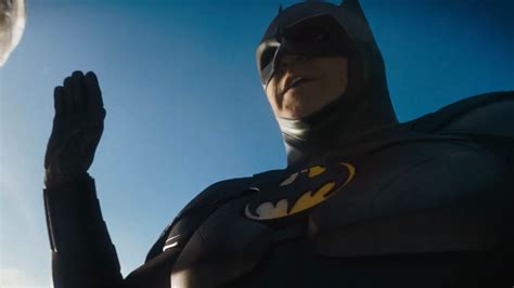 See Michael Keaton Back As Batman In The Flash Up Close And In Detail | GIANT FREAKIN ROBOT