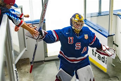 Can Jacob Fowler become the future of the Montreal Canadiens’ crease ...