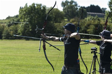 The 4 Types of Archery Bows: Recurve, Longbow, Compound, and Crossbow ...