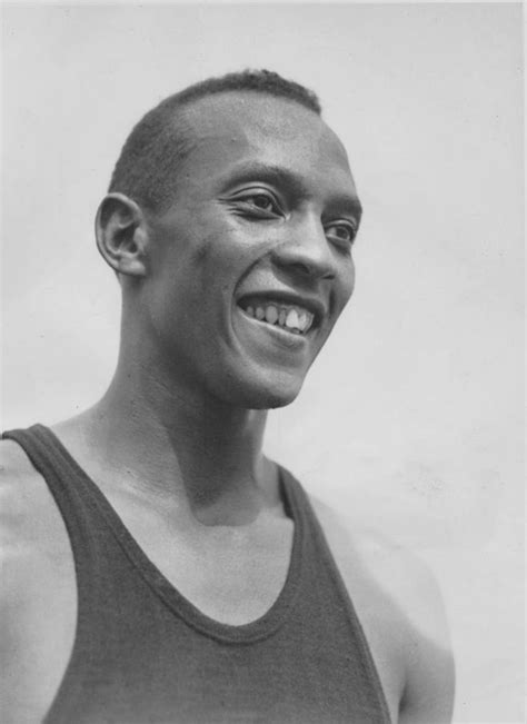 9 Photos Of Jesse Owens At The 1936 Olympics Show What An American Hero ...