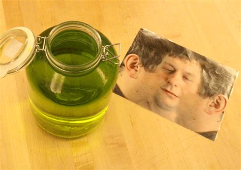 How to Make ‘Creepy Head in a Jar’ for Halloween