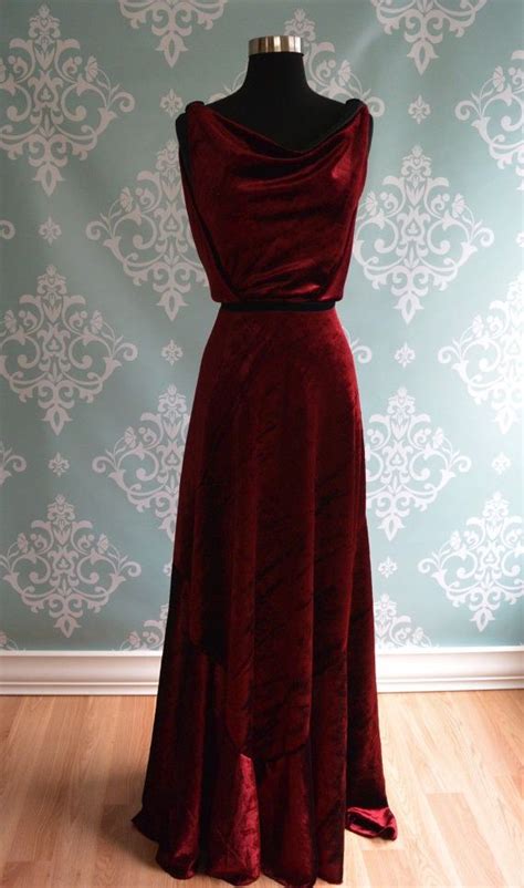 Pin on Impress With A Dress | Velvet evening gown, Red homecoming dresses, Lace evening dresses