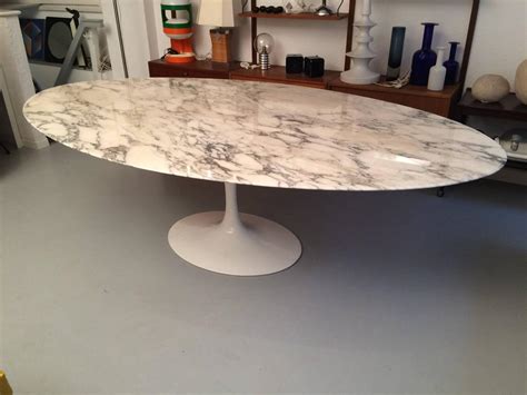 Eero Saarinen Marble Oval Dining Table at 1stdibs