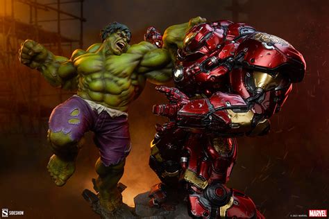 Hulk vs Hulkbuster - 20" Maquette Statue | at Mighty Ape NZ