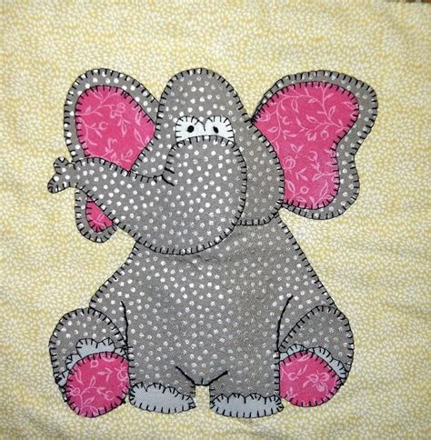 Elephant (African) Applique Quilt Block | Craftsy | Progetti di cucito ...