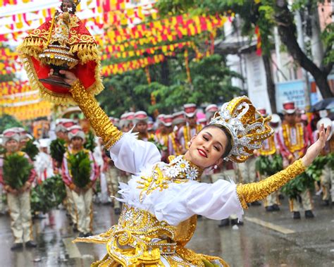 Cebu contingents win Sinulog grand parade's top honors | Cebu Daily News