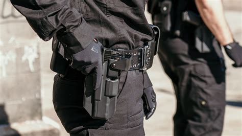 How to Choose a Police Duty Holster | Hero's Pride