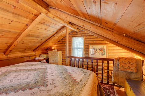 Honeymoon Hideout Cabin - Rocky Mountain Honeymoon Cabin Rental at