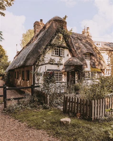 This English Countryside Cottage : r/ArchitecturePorn