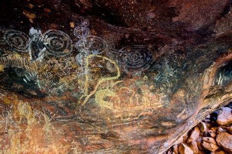 Aboriginal cave painting - ULURU | Cave paintings, Ancient art, Painting