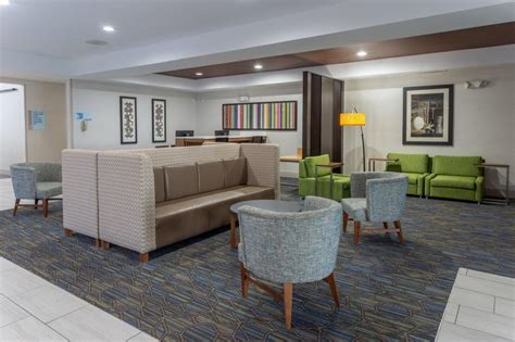 Holiday Inn Express Indianapolis Southeast Hotel in Indianapolis (IN) - Room Deals, Photos & Reviews