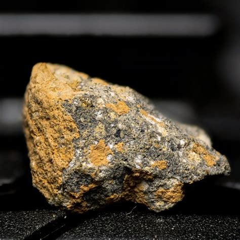 NWA Lunar Achondrite Meteorite - 1.11 g - Catawiki