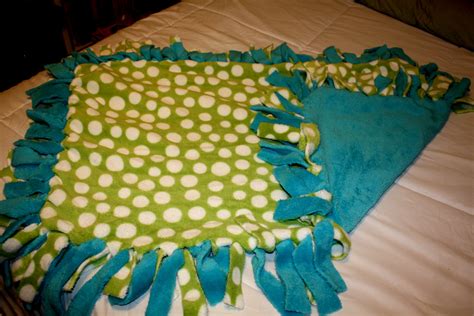 How to Make Tie Fleece Blankets: 29 Tutorials | Guide Patterns