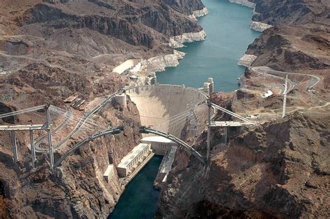 Hoover Dam reservoir reaches record-low water levels | Live Science