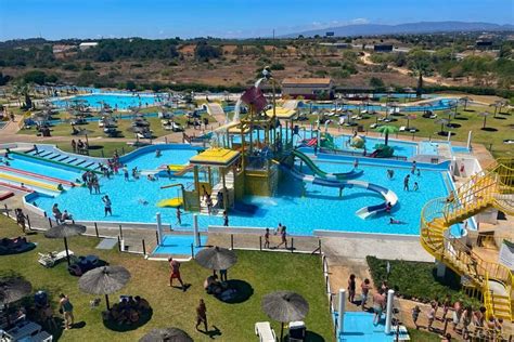 Best Water Parks in Algarve (+Map) & How to Visit from Albufeira, Lagos, etc.