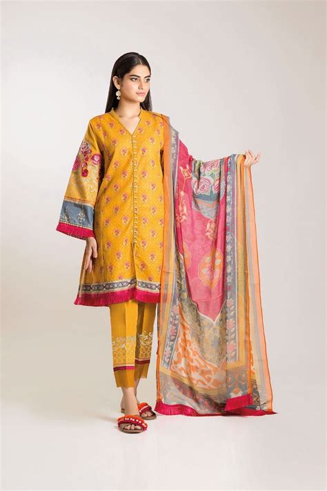 Latest Khaadi Winter Dresses Collection 2019-2020 (23) - StylesGap.com