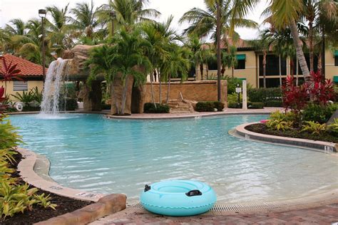 Family Friendly Florida- Naples Bay Resort Review | It's a Lovely Life!