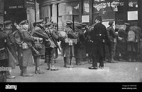 Ww1 troops train station High Resolution Stock Photography and Images - Alamy