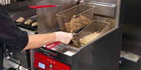 What Size Commercial Fryer Does Your Kitchen Need? | GoFoodservice