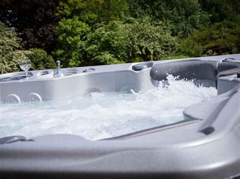 Luxury Lodges with Hot Tubs - View Now! - Luxury Lodge Stays