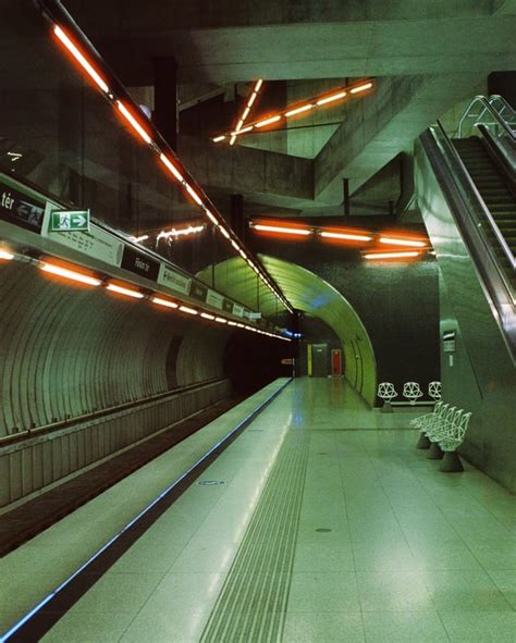 Budapest metro stations : r/neoncities