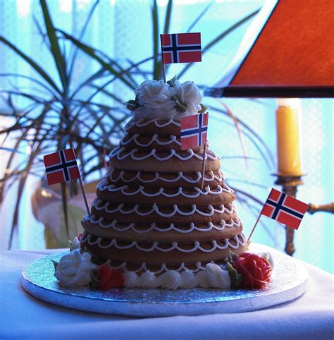 Sons of Norway Blog: Make Your Own Norwegian Wedding Cake